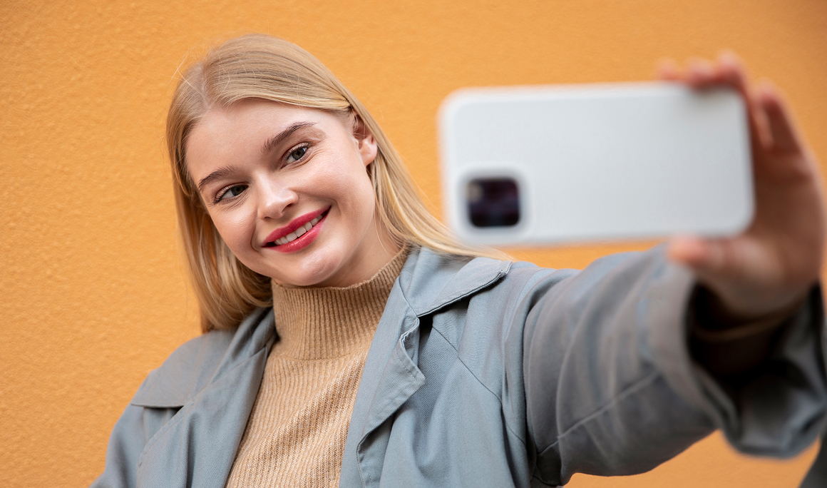 Фото счастливого блогера