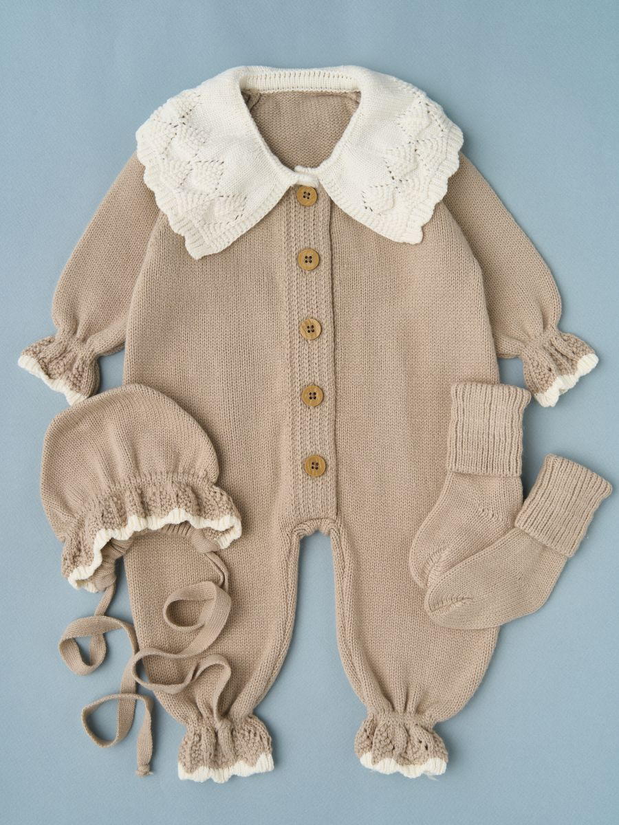 Комбинезон с воротником, чепчик, носочки Little Star Классик 807333 (ЧЗ-нк) бежевый/кремовый 62
