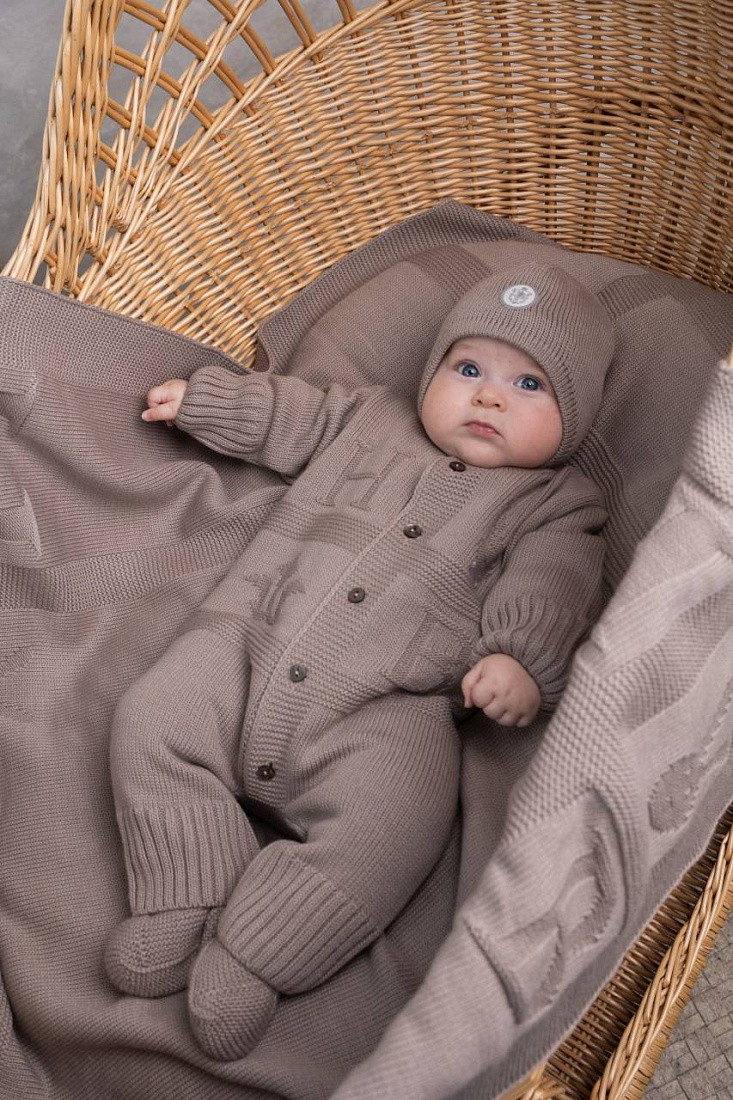 Комплект НаследникЪ Выжанова Бренд комбинезон и шапка НВ-МТ-039 ЧЗ какао, р. 3-6 мес 62